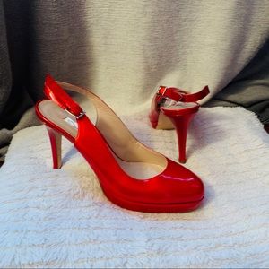 SOLD. Oscar de la Renta red Patent leather 👠